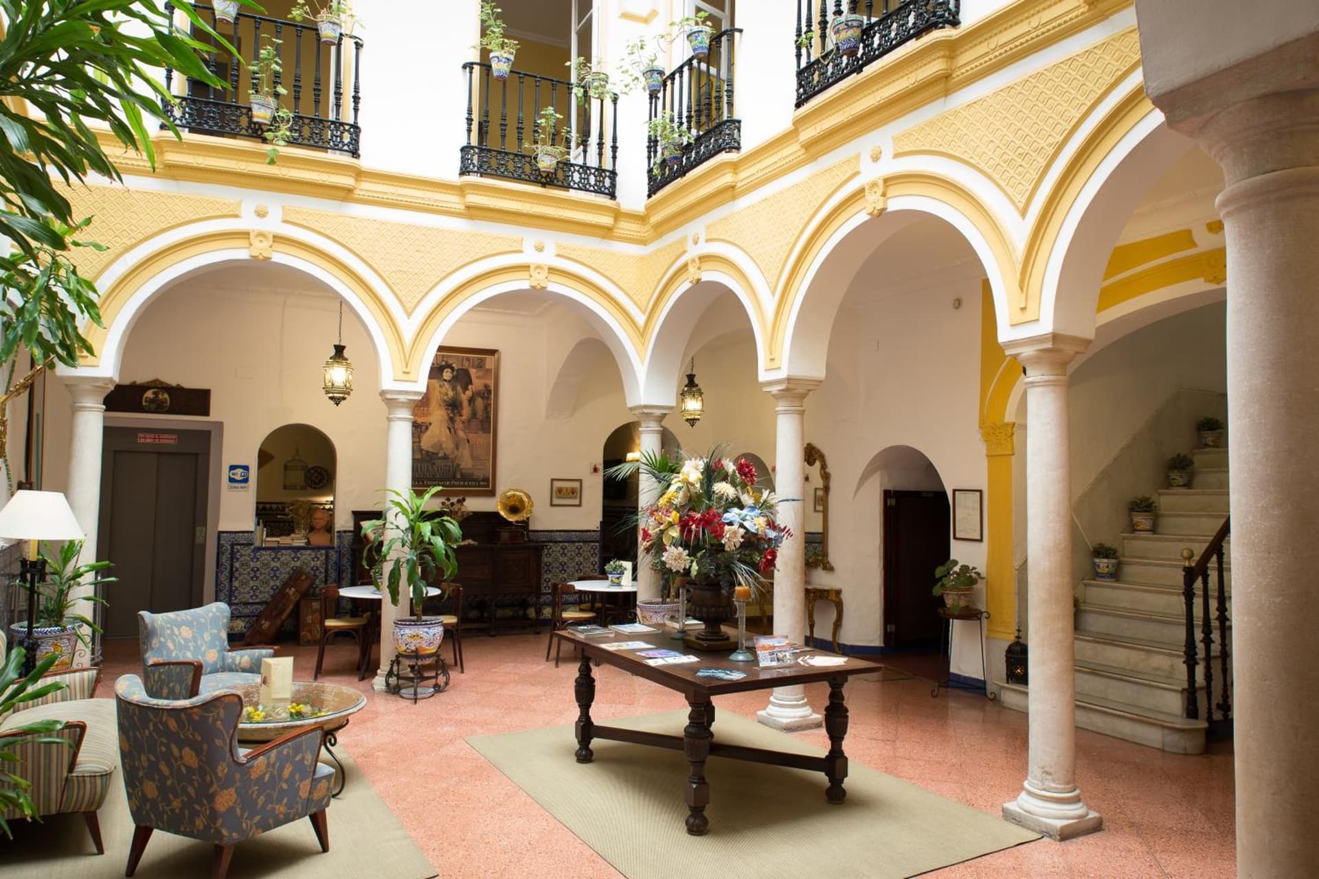 Hotel Abanico Casa Palacio
