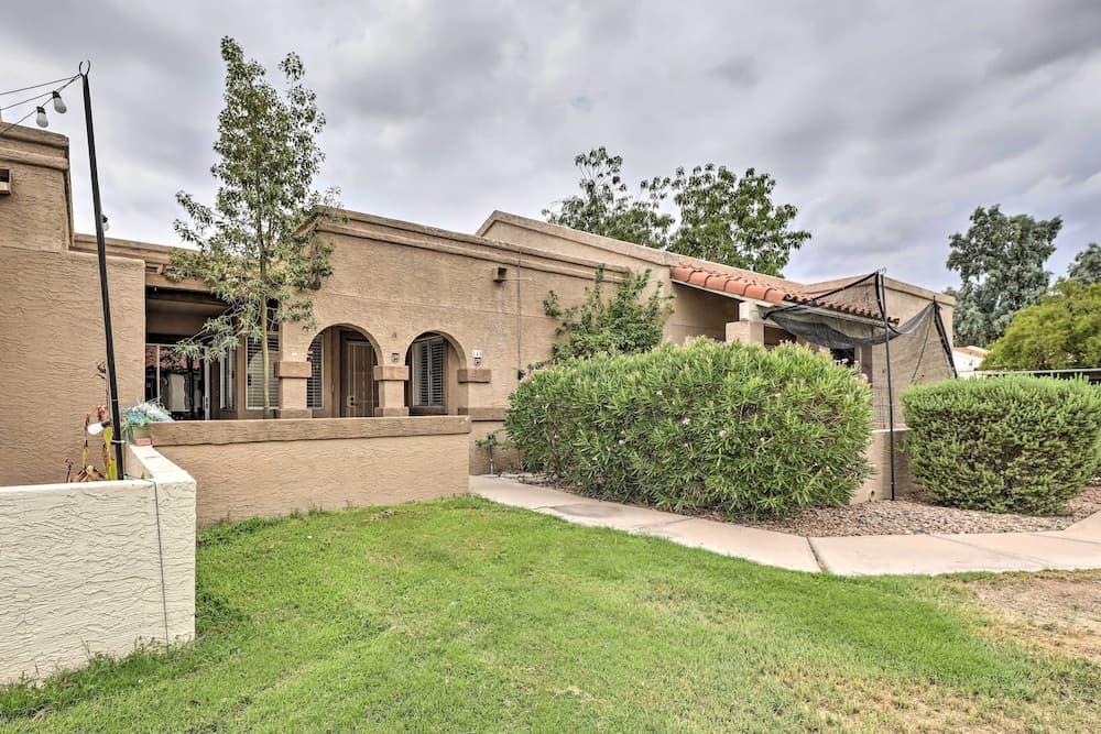 1 Mi to Dtwn Chandler: Townhome w/ Community Pool