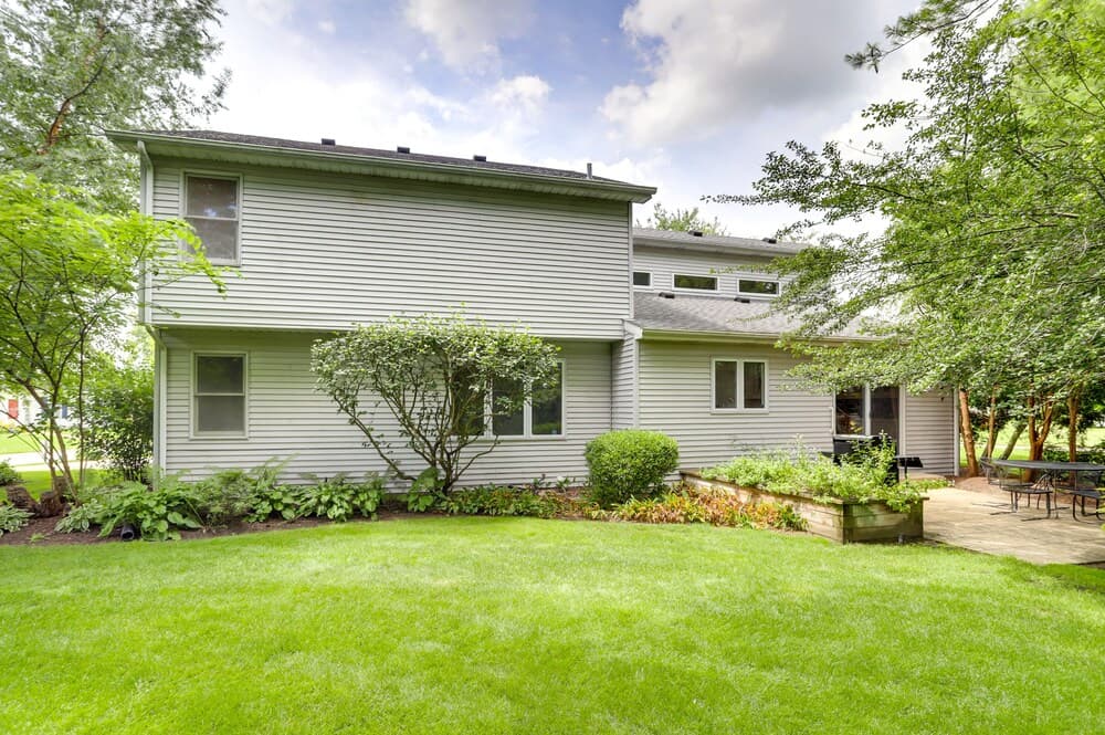 Modern & Spacious Home - 6 Mi to Dtwn South Bend