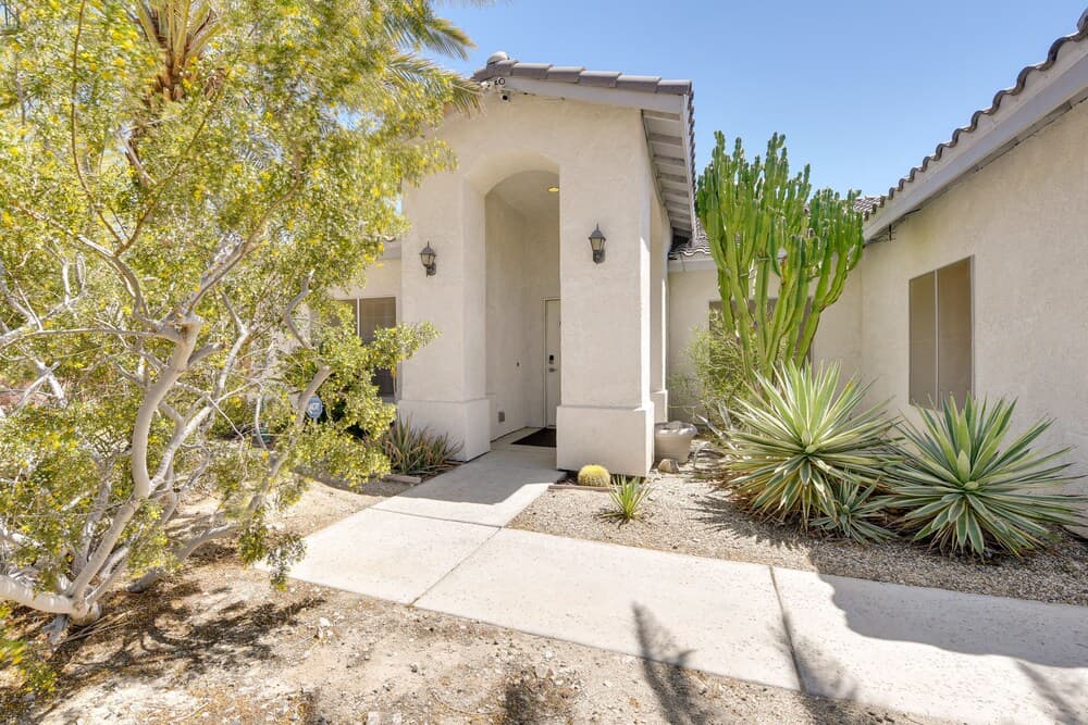 Pool, Patio & Grill: Desert Hot Springs Retreat!