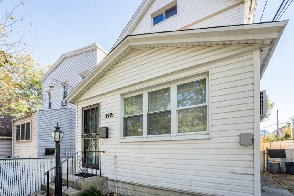 Close To Nyc! Relaxing Quiet Studio In Woodside 1 Bedroom Home by RedAwning