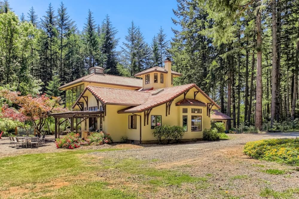 Mediterranean Home at Beavercreek