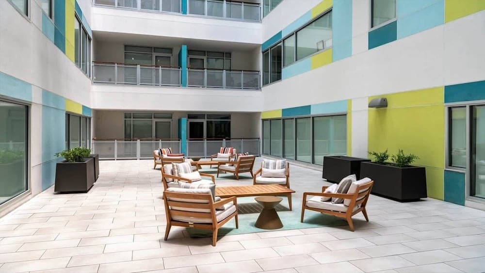 Downtown Dallas CozySuites w/ roof pool, gym #6