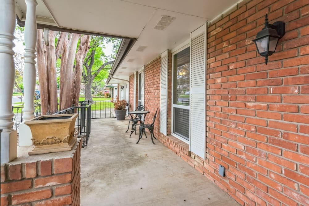 Comfy Home W/ Great Accessibility 3 Bedroom Home by RedAwning
