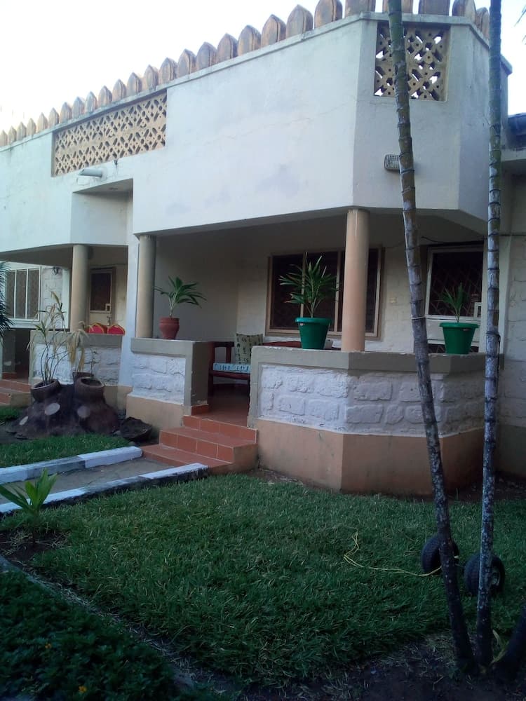 Delina Cottage Diani