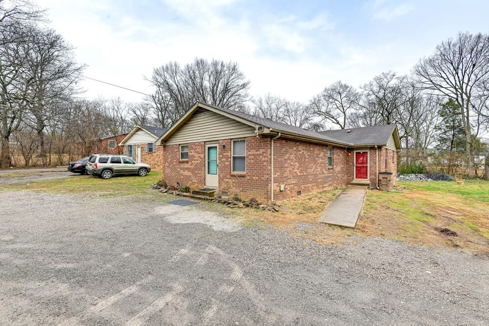 Pet-friendly Madison Home: 11 Mi to Dtwn Nashville