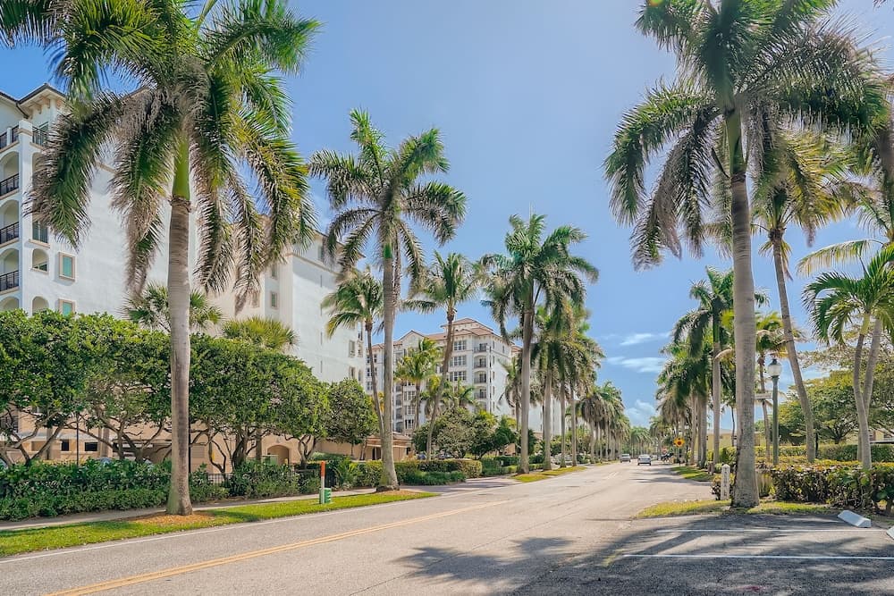 Singer Island Inn