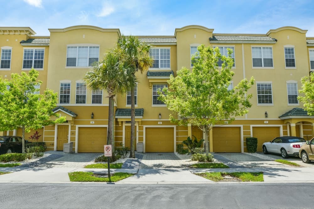 Vista Cay by Orlando Resort Rentals on Universal Boulevard