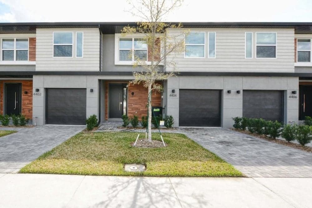 1203lr Beautiful Townhome Close TO Disney