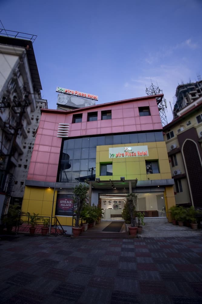 Metro Plaza Hotel