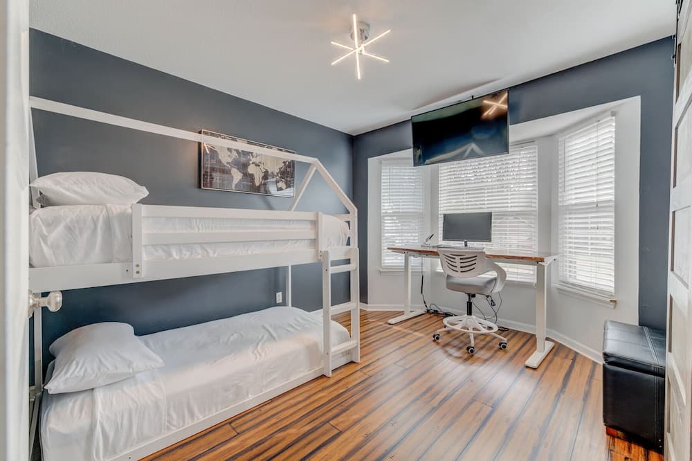 Remodeled and Inviting Free EV
