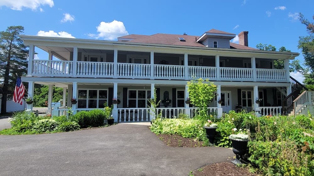 DuBois' Inn