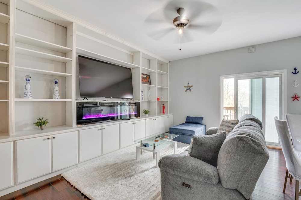 6 Mi to Hospitals: Guest Suite in South River