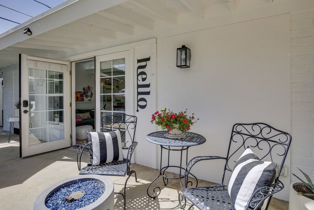 5 Blocks to El Paseo: Palm Desert Casita w/ Pool