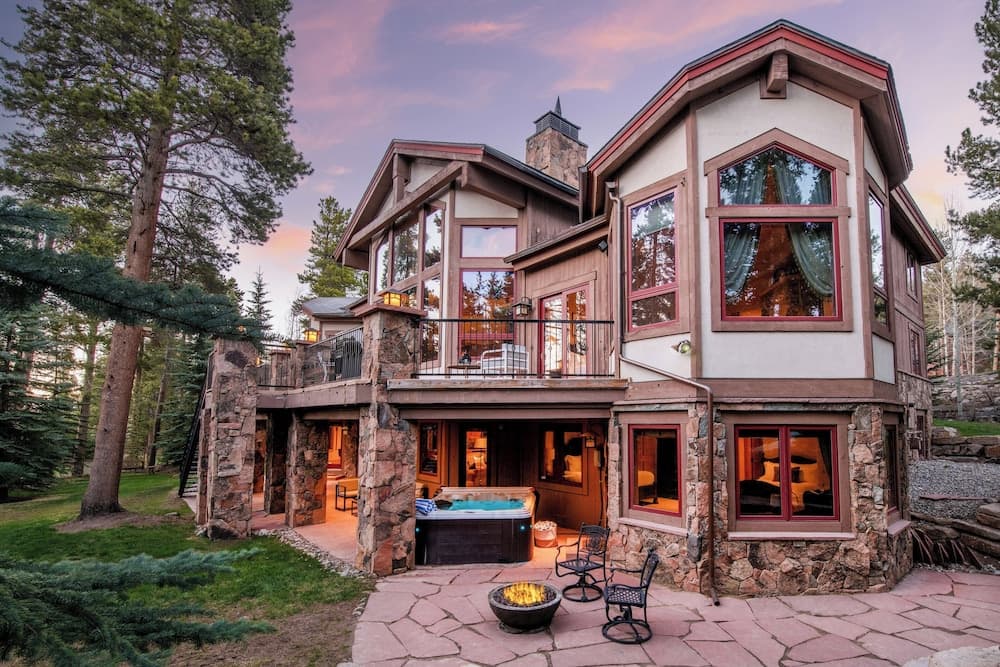 Cherry Ridge by Avantstay Incredible Mountain Mansion w/ Game Room, Hot Tub & Views!!