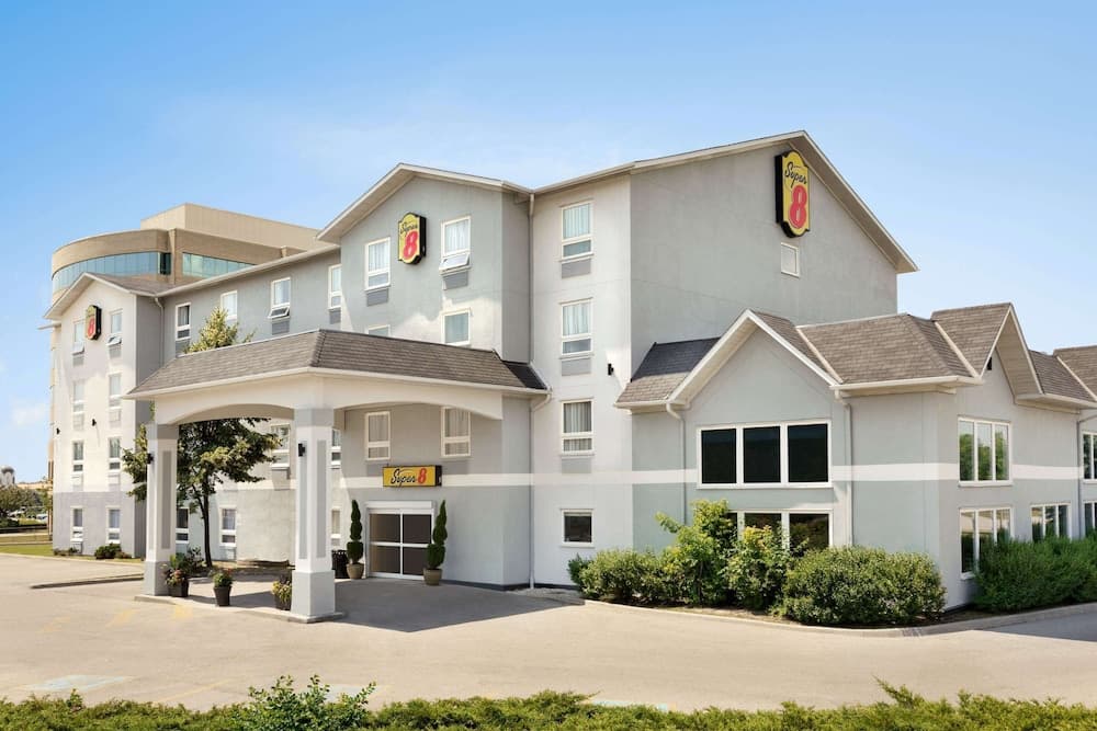 Super 8 by Wyndham Ajax/Toronto On