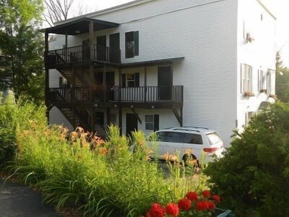 Blue Frost Apartments
