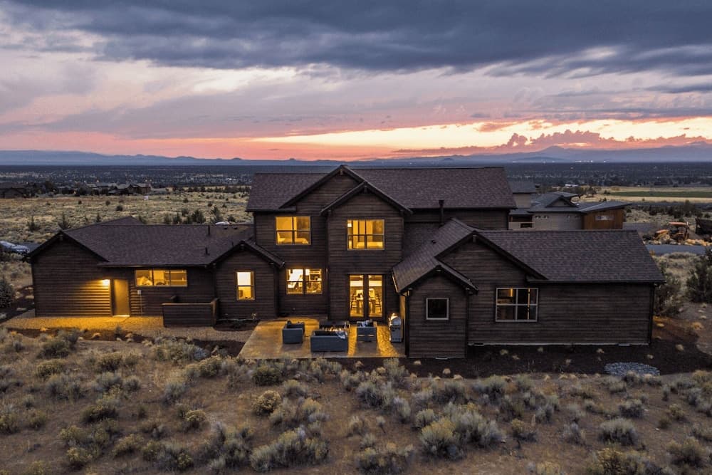 Clint by Avantstay Located Within The Brasada Ranch Community Golf Course, Pool & Hot Tub