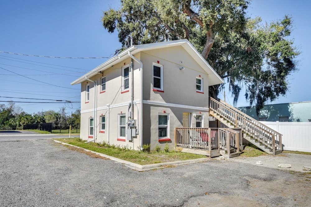 Central Daytona Beach Apt < 1 Mi to Beach St!