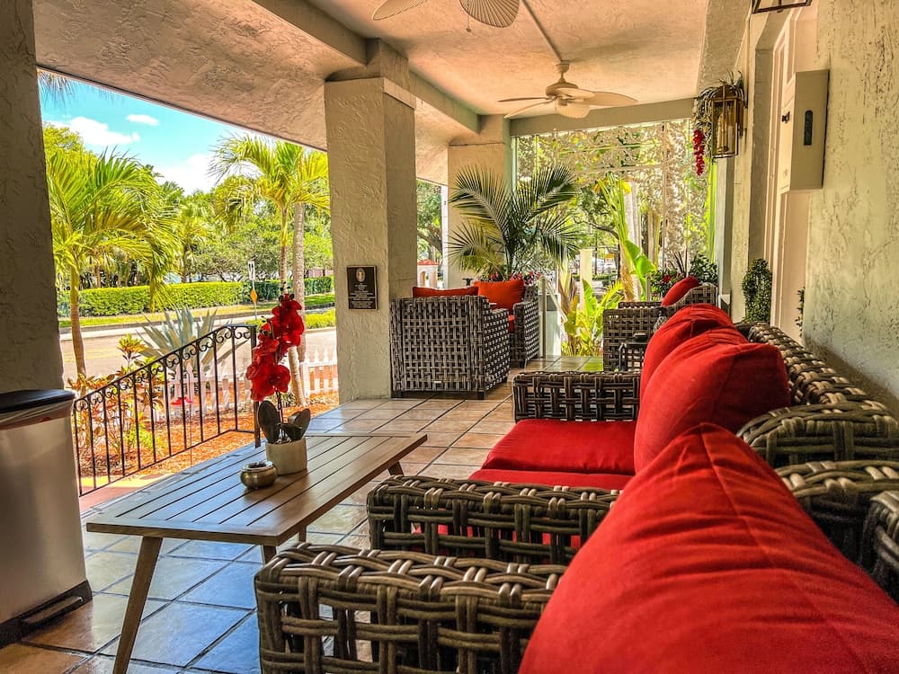 VIinoy House