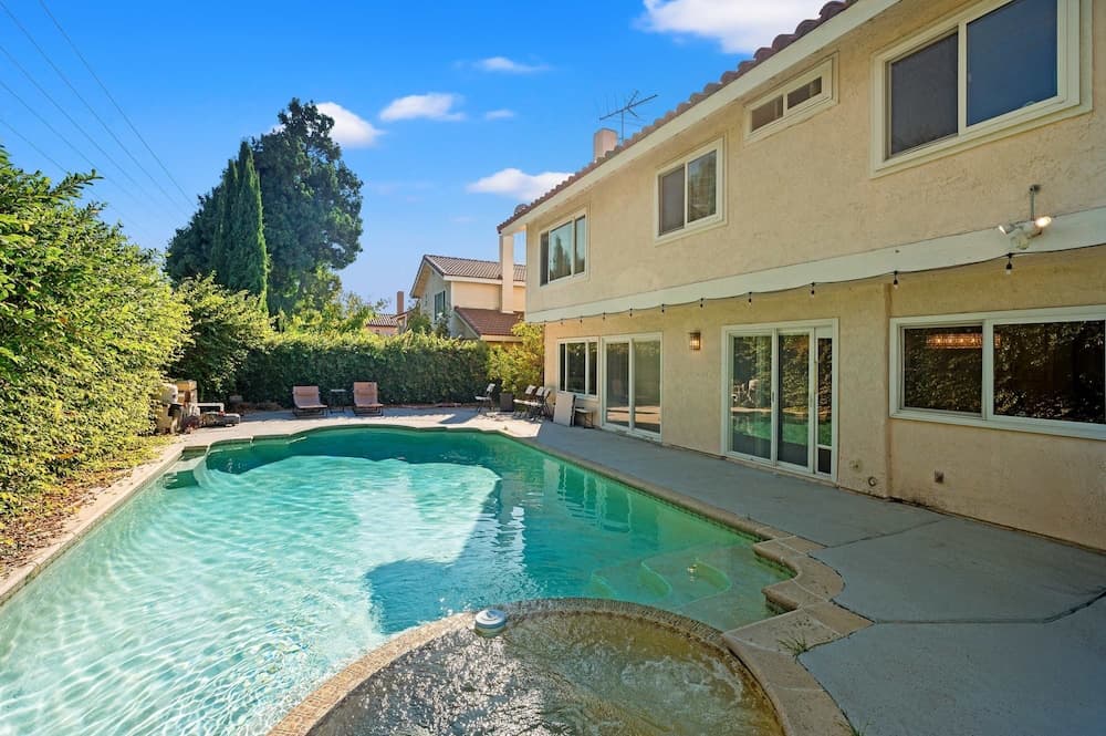 Spacious 4BR Family Retreat w Private Pool