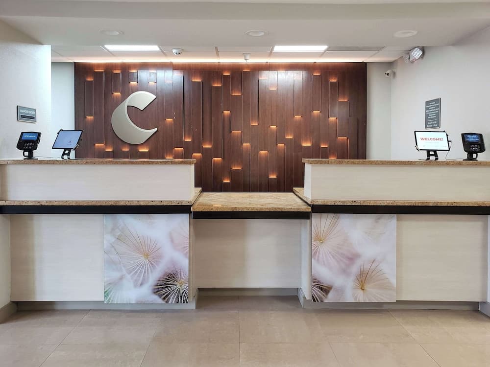 Comfort Inn & Suites Saint Louis Lafayette Square