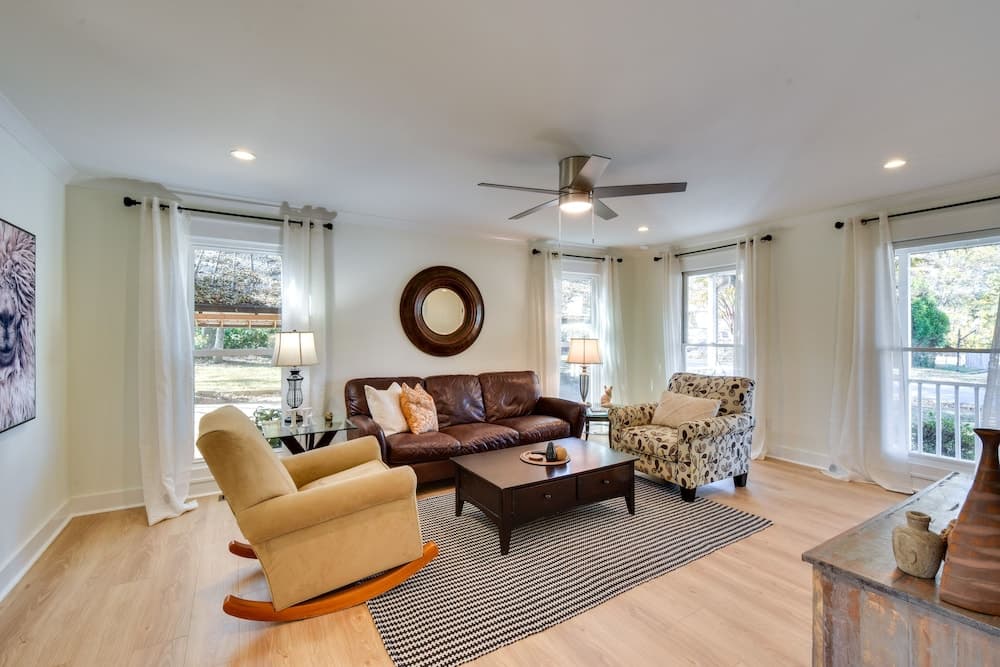 Tranquil Travelers Rest Home w/ Fire Pit!