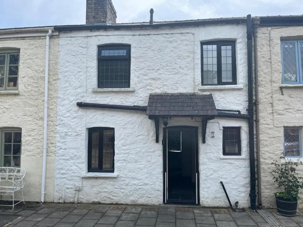 Peaceful Riverside Cottage in Machen, Caerphilly