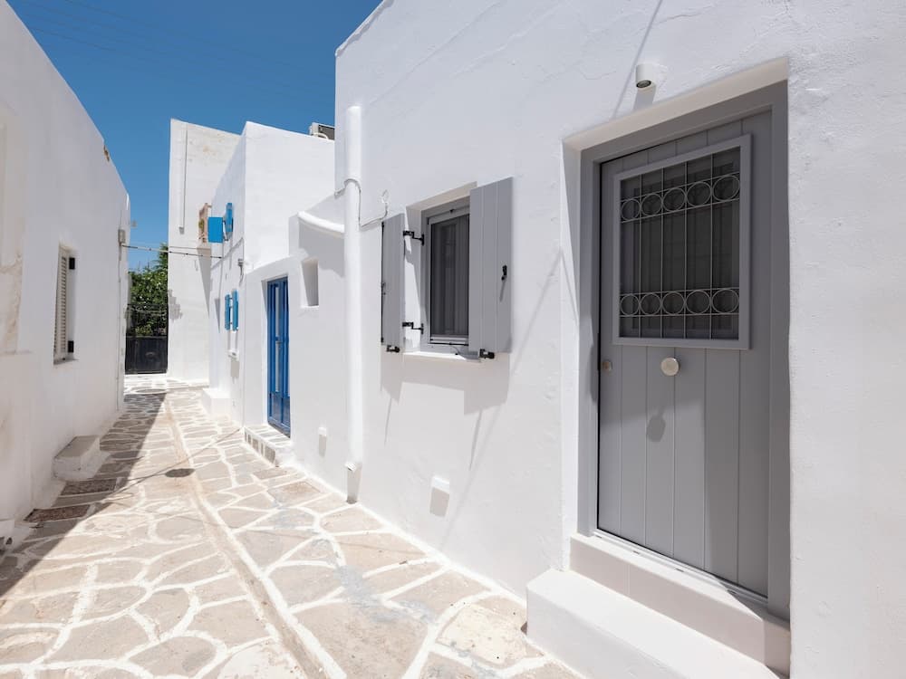 M&M Paros Studio