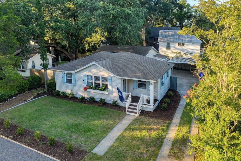 Arsenal Buyout by Avantstay 2 Homes Near Sullivans Island w/ Outdoor Dining