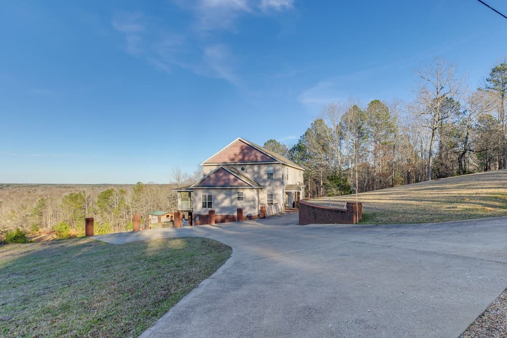 Stunning Wetumpka Farmhouse w/ Private Pool!