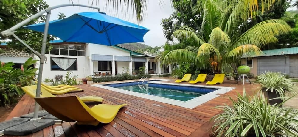 Castaway Lodge