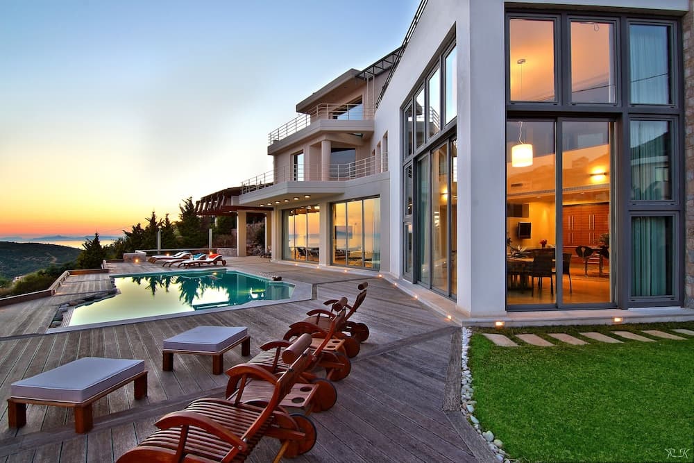 Villa Take Off