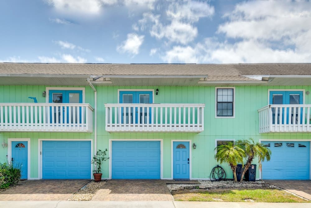 New Smyrna Beach Vacation Rental < 1/2 Mi to Beach