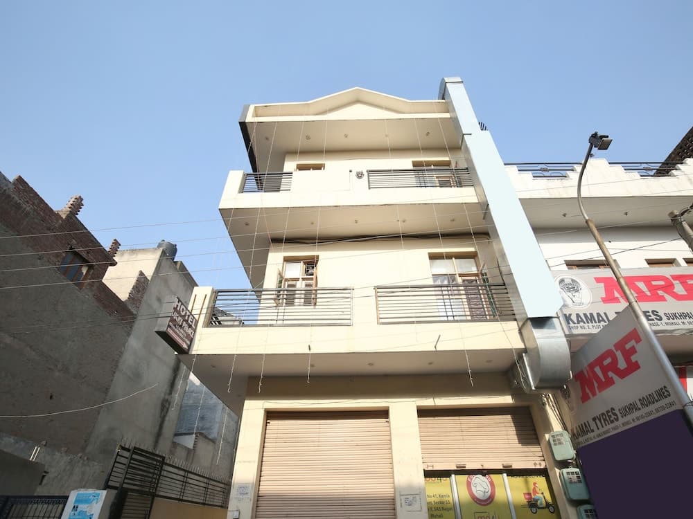 OYO 13007 Humble Residency