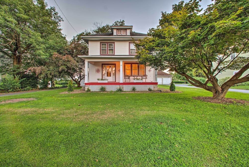 Whimsical Lancaster House w/ Porch Near Amish Farm