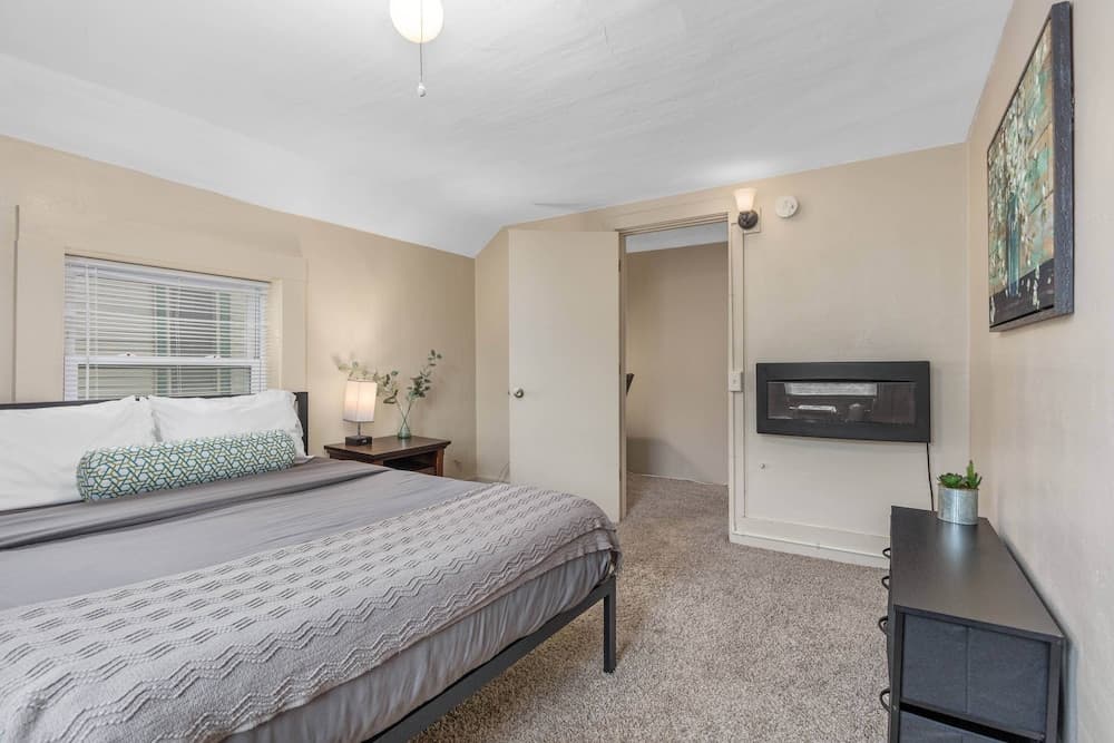 HIstoric 4 BR Near Fulton St