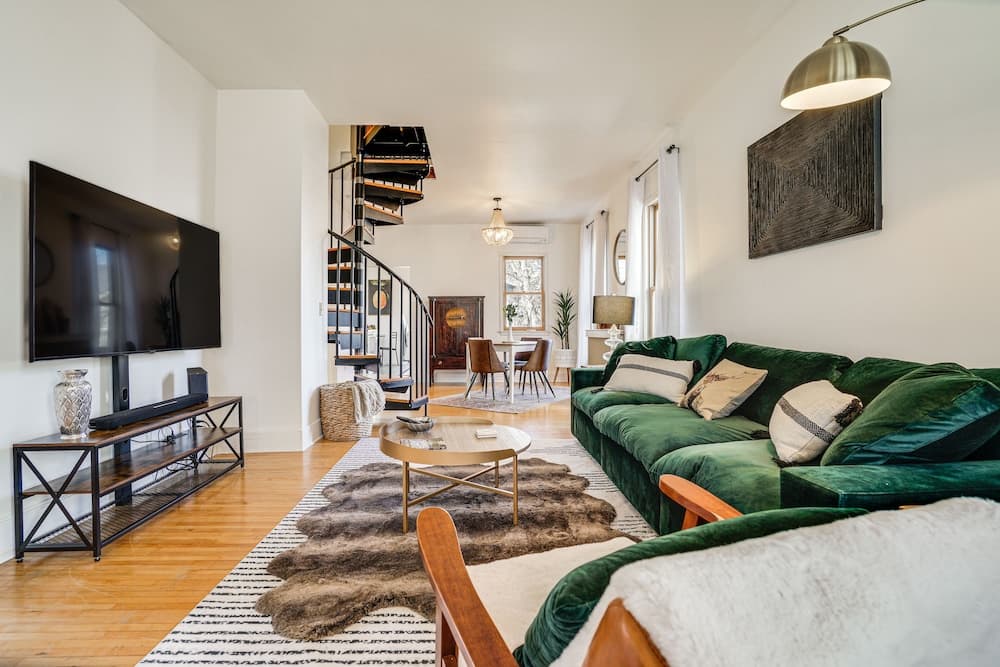 Saint Paul Vacation Rental Near Shopping & Dining!