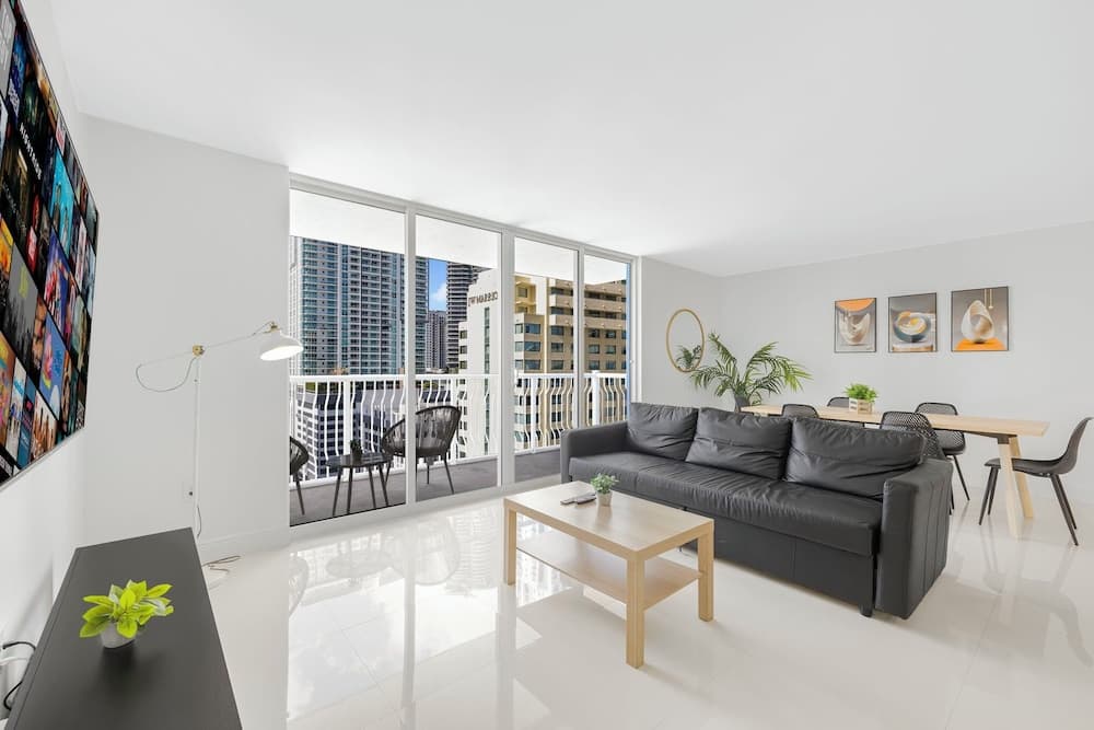 Chic Brickell Condos β Prime Location