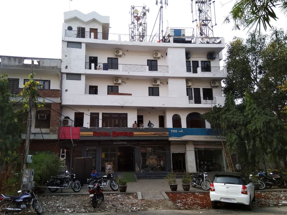 OYO 22605 Hotel Redstone