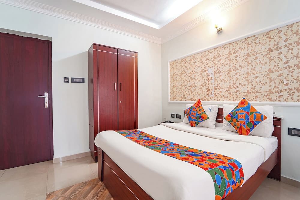 Fabhotel Rajathi Holiday Peak