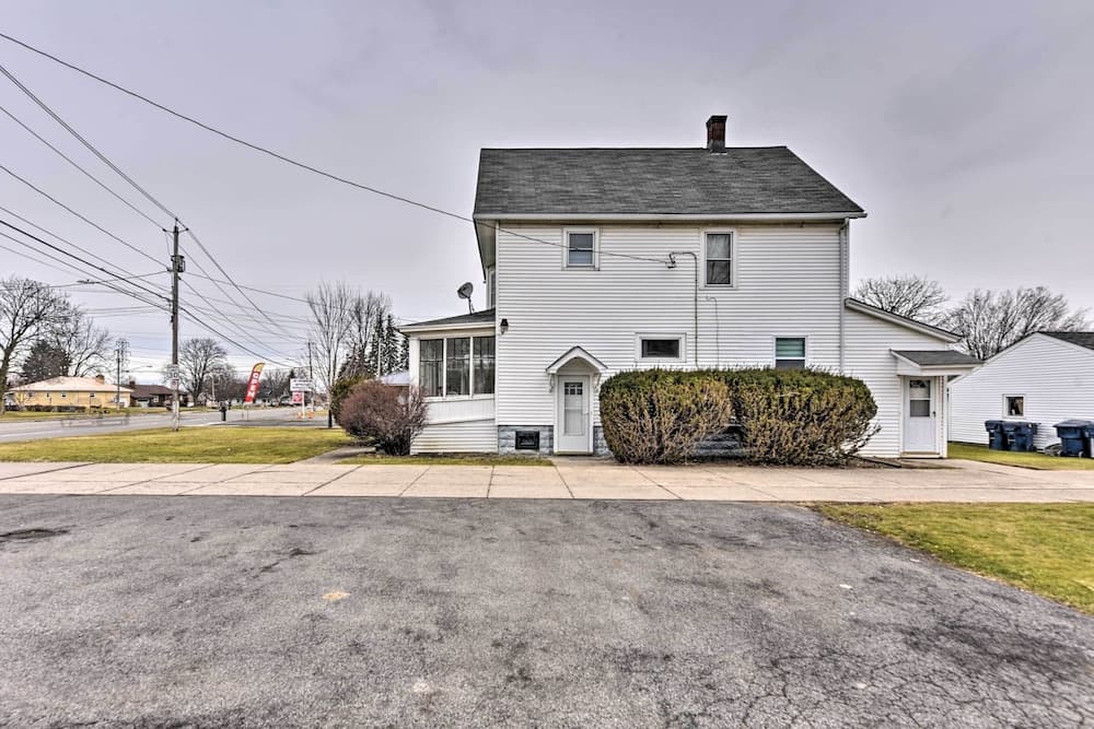 Vacation Rental ~ 2 Mi to Highmark Stadium!