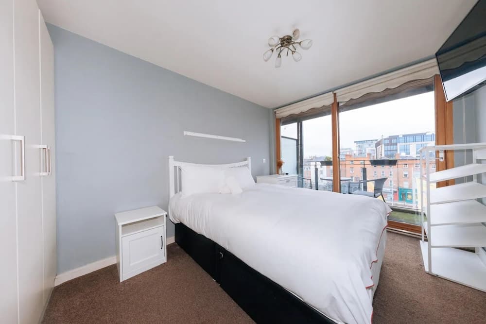 Chic & Radiant 1BD Flat Near Dublin City Centre!