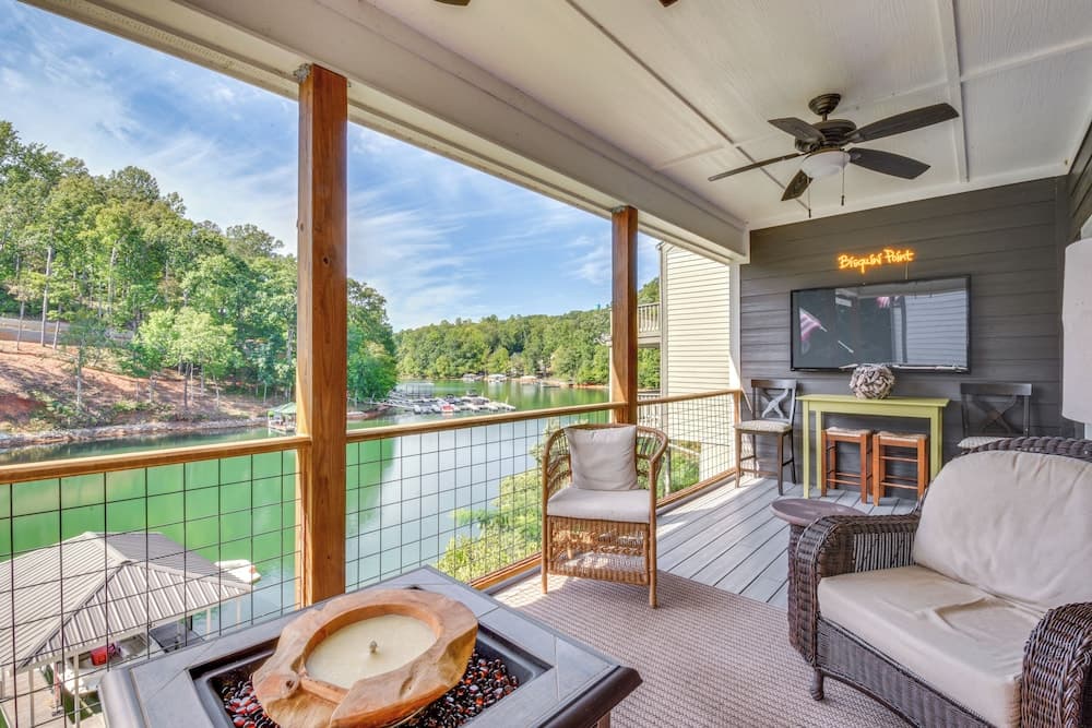 Lakefront Fun Near Clemson! Retreat w/ Pool Access
