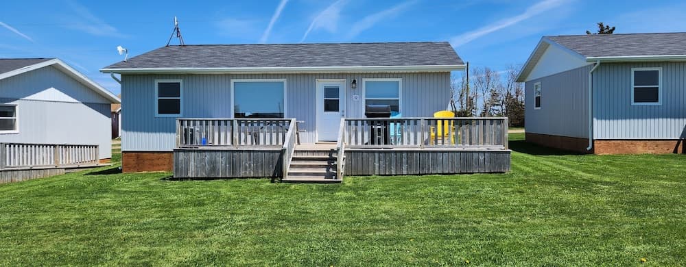 Cavendish Bosom Buddies Cottage Resort