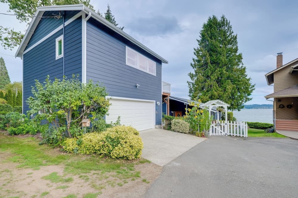 Bremerton Studio w/ Bay View: Beach Access!