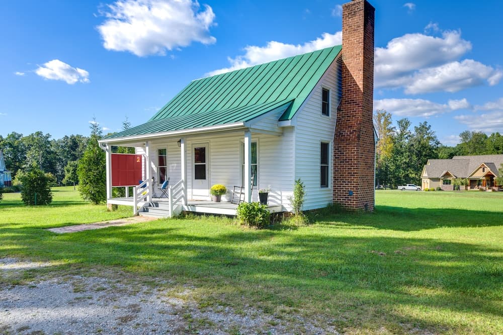 Tranquil Cottage in Virginia Countryside w/ Pond!