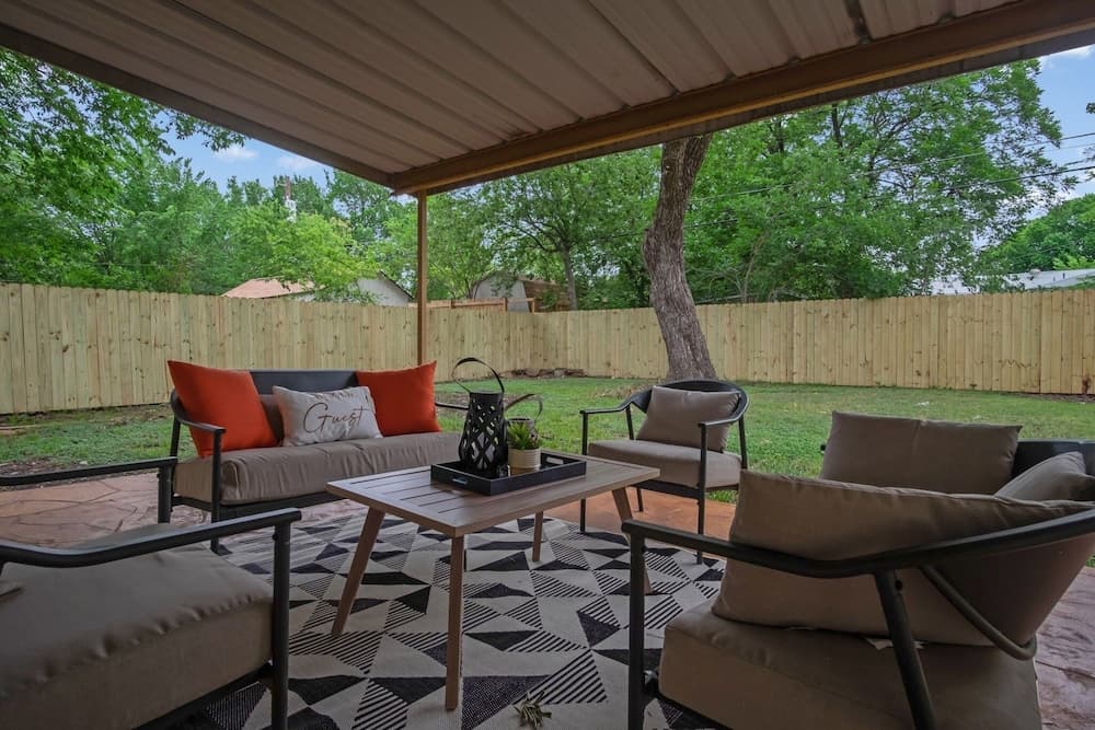 The Harmony Designer Home In Central Dfw 4 Bedroom Home by RedAwning