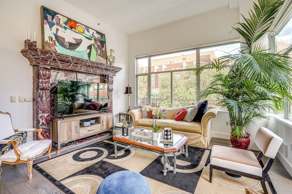 Luxe Condo w/ Private Patio & Perks in Emeryville!