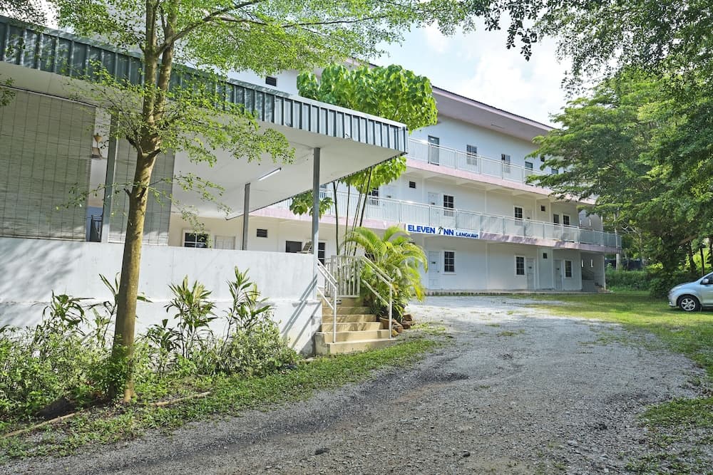 Hotel O Eleven Inn
